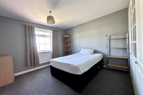 Bed 2.JPG