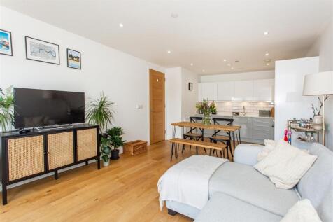 Open Plan Kitchen/Reception