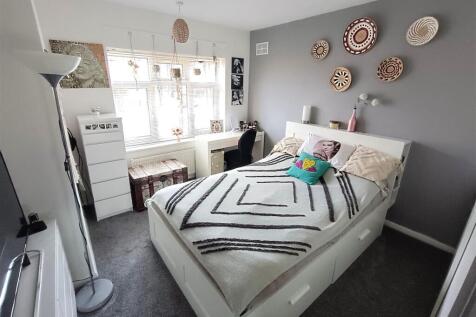 Bedroom 2 .jpg