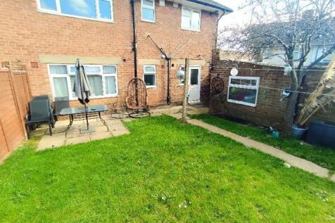 Rear Garden (2) .jpg
