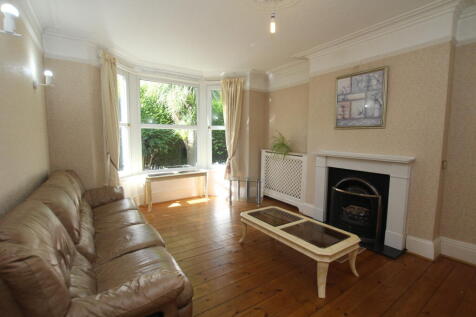 Front Lounge.JPG