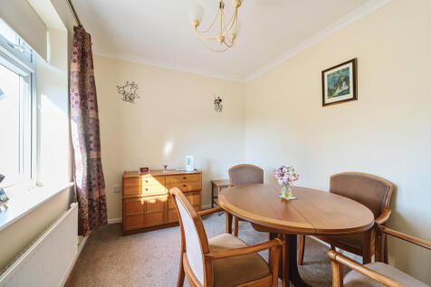 Dining/Bedroom