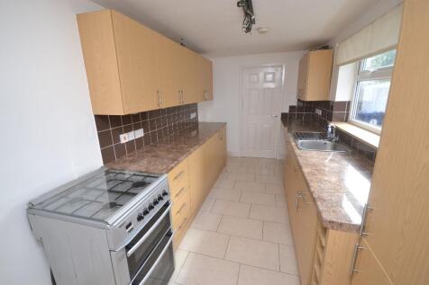 FITTED KITCHEN