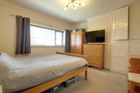 BEDROOM 2 (REAR)