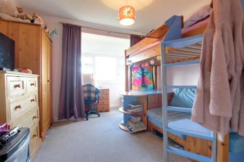 BEDROOM 1 (FRONT)
