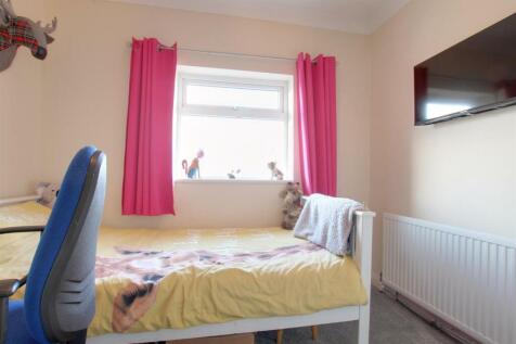 BEDROOM 3 (FRONT)