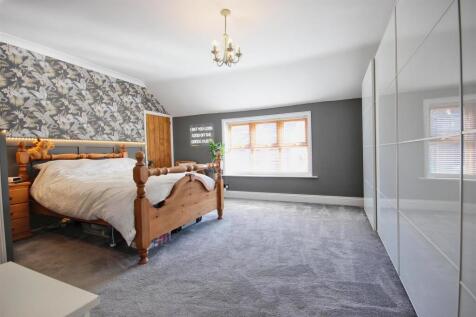 BEDROOM 1 (FRONT)