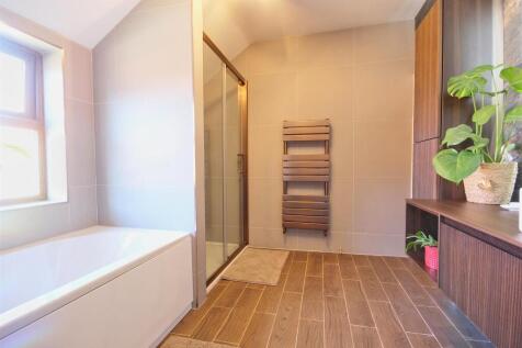 BATHROOM/W.C.