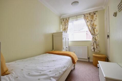 BEDROOM 4 (side)