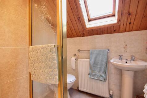 SHOWER ROOM/W.C.