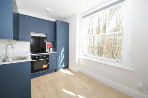 1 bed 2nd floor flat