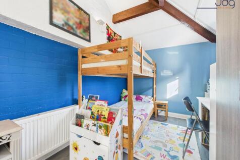 Ground Floor Single Bedroom 1