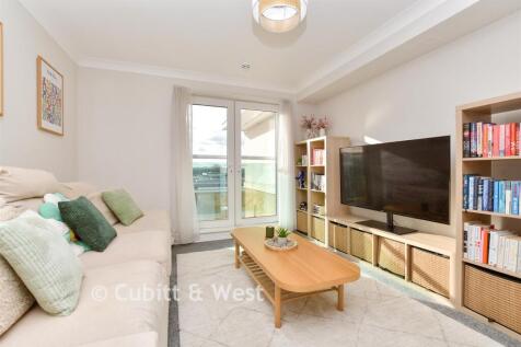 Kitchen / Living Room