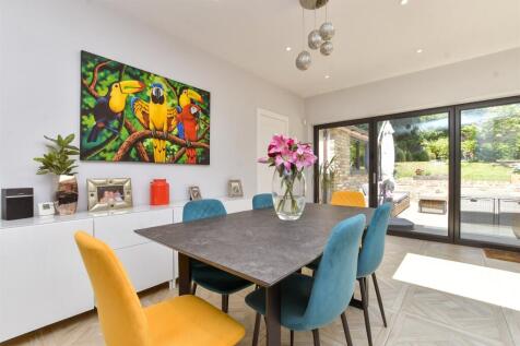 Kitchen / Dining Area