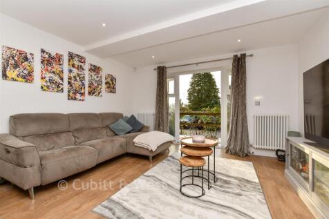 Kitchen / Lounge / Diner