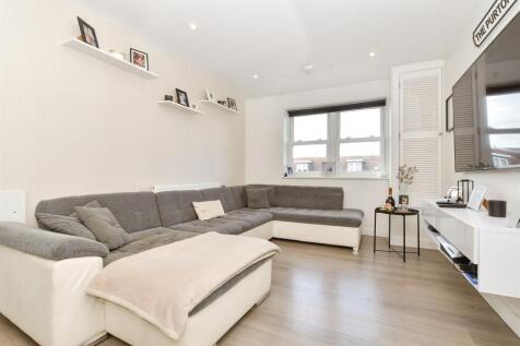 Living Room / Kitchen