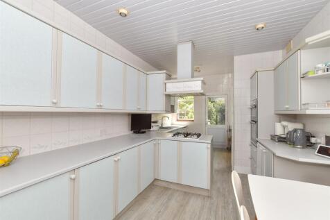 Kitchen/ Breakfast Room