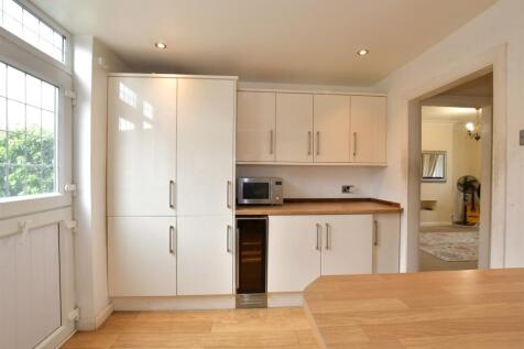 Kitchen/ Breakfast Room