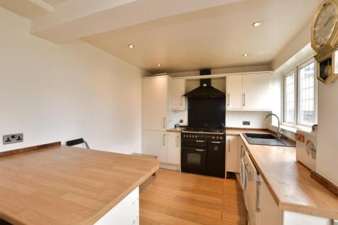 Kitchen/ Breakfast Room