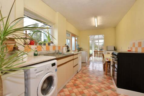 Kitchen/Dining Area