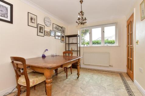 Kitchen/ Dining Room