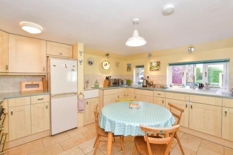 Kitchen/ Breakfast Room