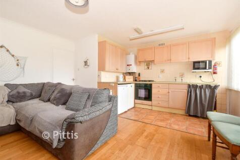 Kitchen/ Living Room