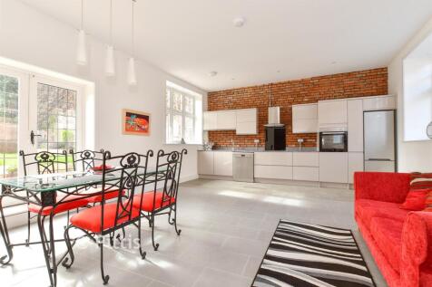 Kitchen/ Living Room