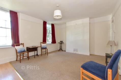 Kitchen/ Living Room