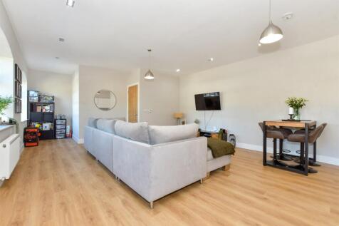 Kitchen/ Living Area