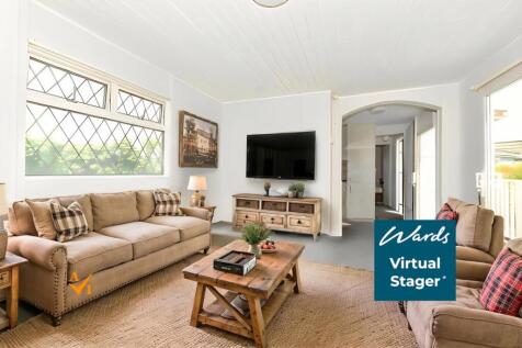 Lounge (Farmhouse Style)