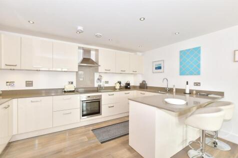 Lounge/ Kitchen