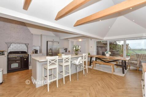 Kitchen/Breakfast Area