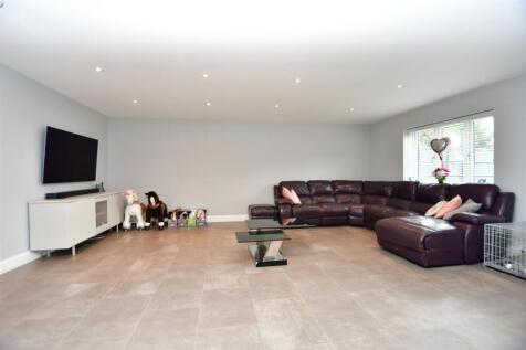 Kitchen/Living Area