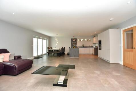 Kitchen/Living Area