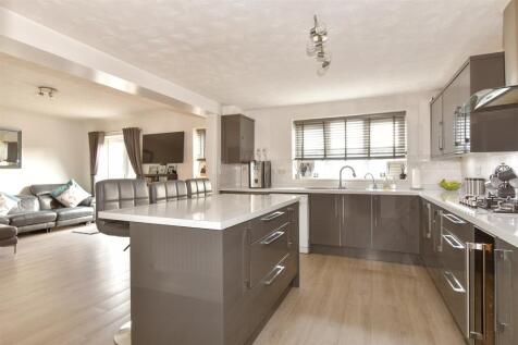 Kitchen/Breakfast Area