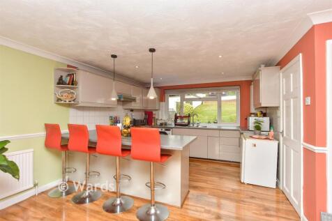 Kitchen/ Living Area