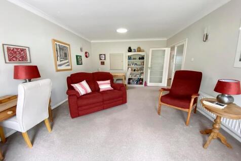 Lounge/Dining Rm