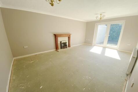 Lounge/Dining Rm