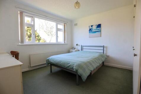 Bedroom 1.jpg