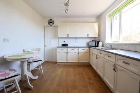 Kitchen (2).jpg
