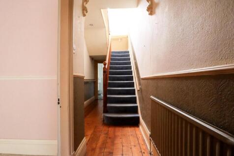 Entrance hallway.jpg