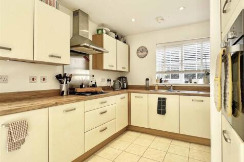 Kitchen b.jpg