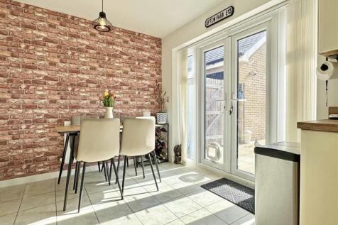 Dining Area.jpg