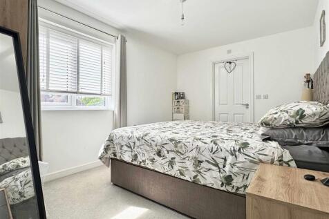 Master Bedroom.jpg