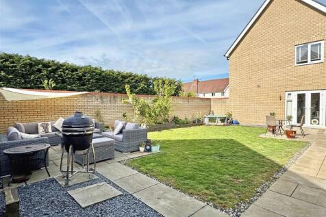 Rear Garden b.jpg