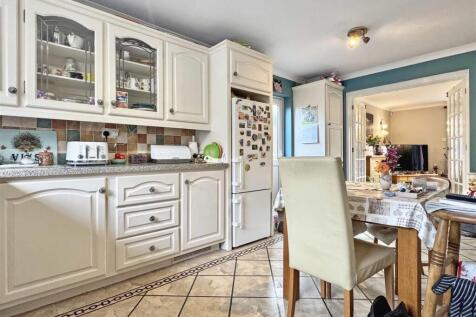 Kitchen Breakfast Room b.jpg