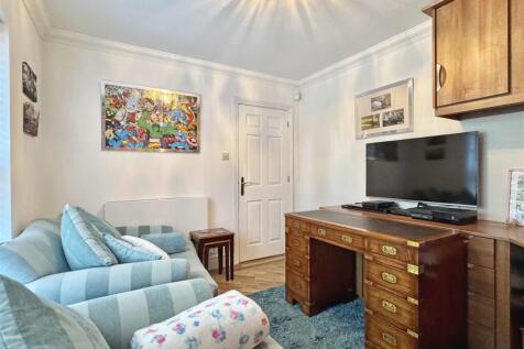 Office : Playroom (b).jpg