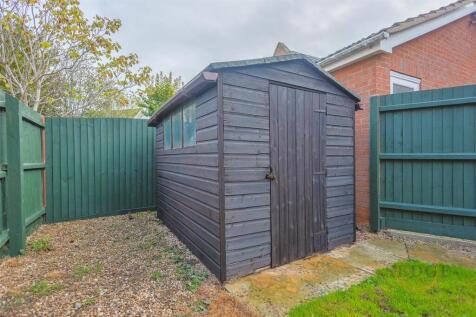 4 mallard close -17.jpg