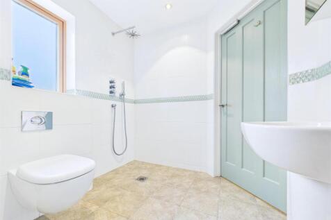 Ground Floor En-Suite to Bedroom 2